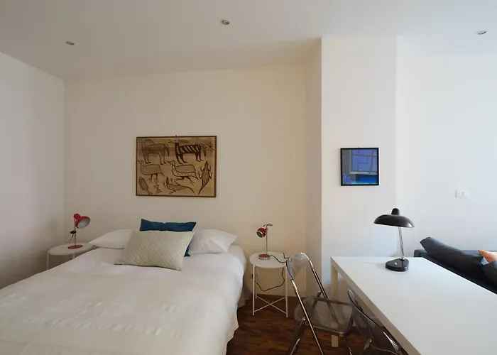 Apartment Modern Pied A Terre Near Piazza Navona Rom