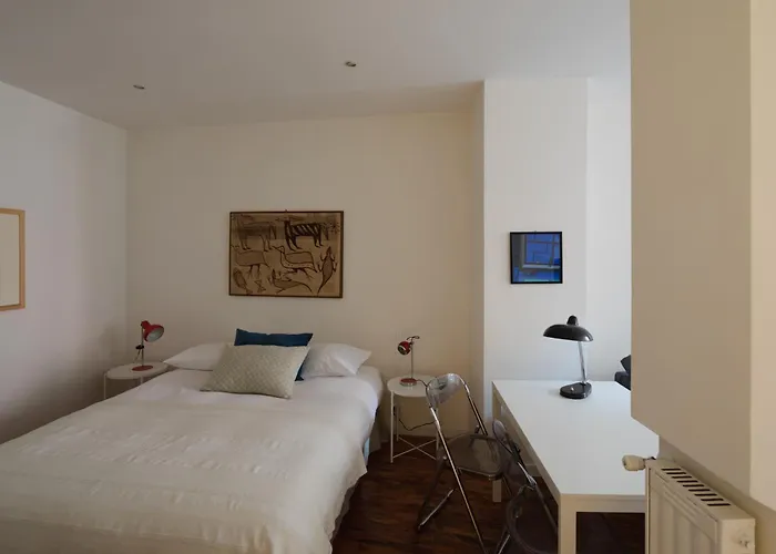 Modern Pied A Terre Near Piazza Navona Apartment Rom