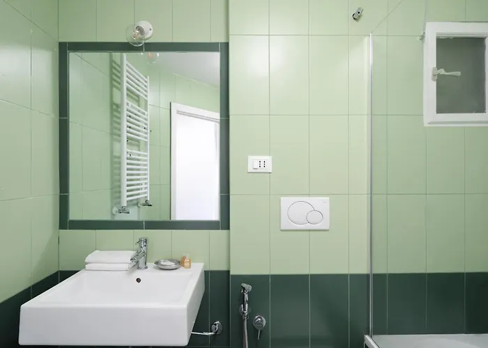 Modern Pied A Terre Near Piazza Navona *
