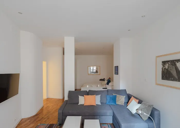 Modern Pied A Terre Near Piazza Navona Apartment