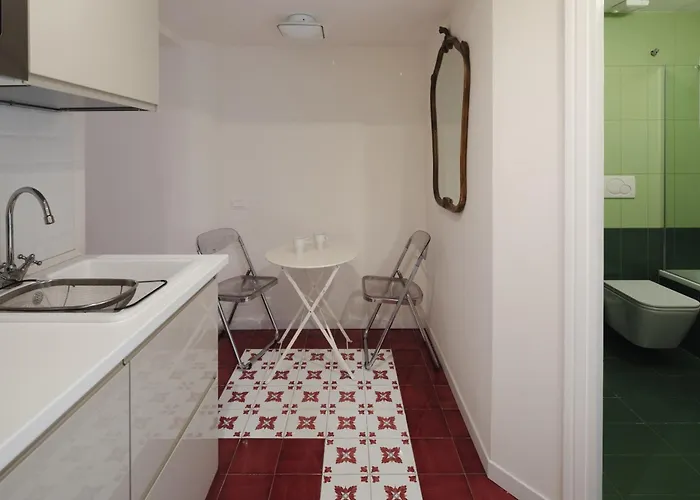 Modern Pied A Terre Near Piazza Navona * Rom