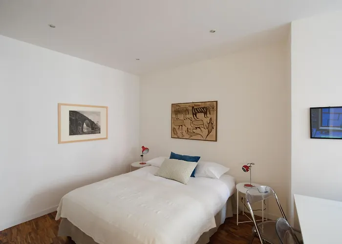 Apartment Modern Pied A Terre Near Piazza Navona *